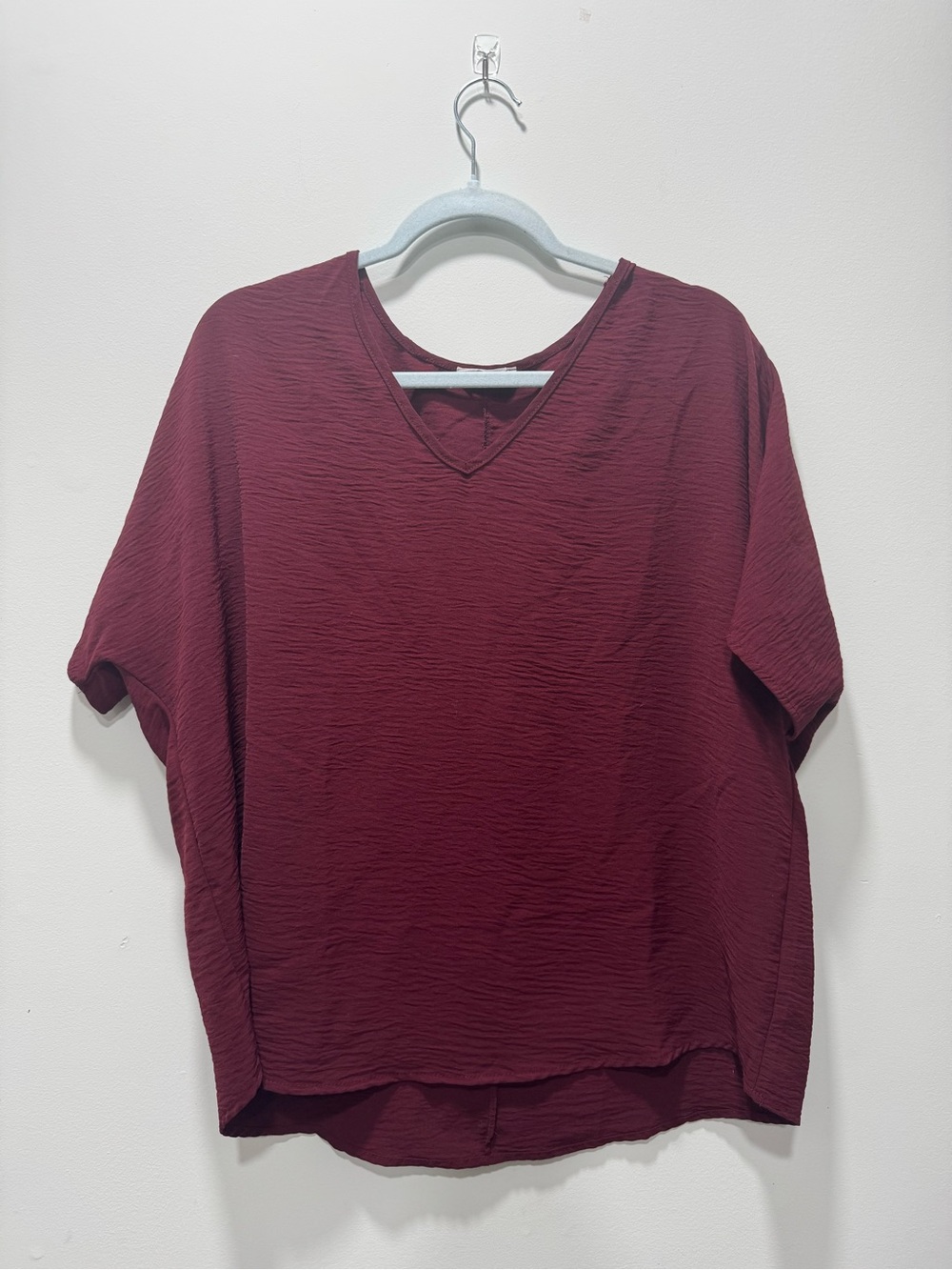 entro Deep Wine V-Neck Short Sleeve Top